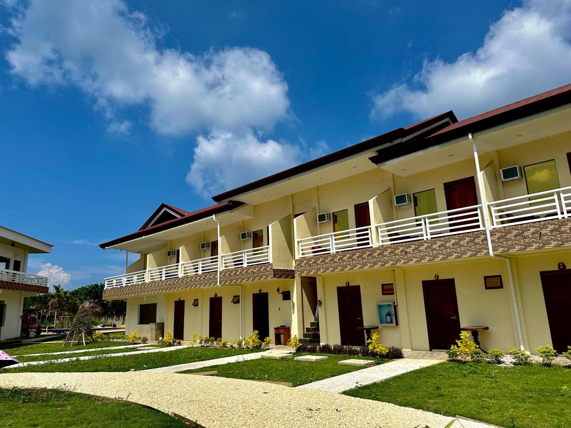 On Board Lifestyle Panglao Resort Екстериор снимка