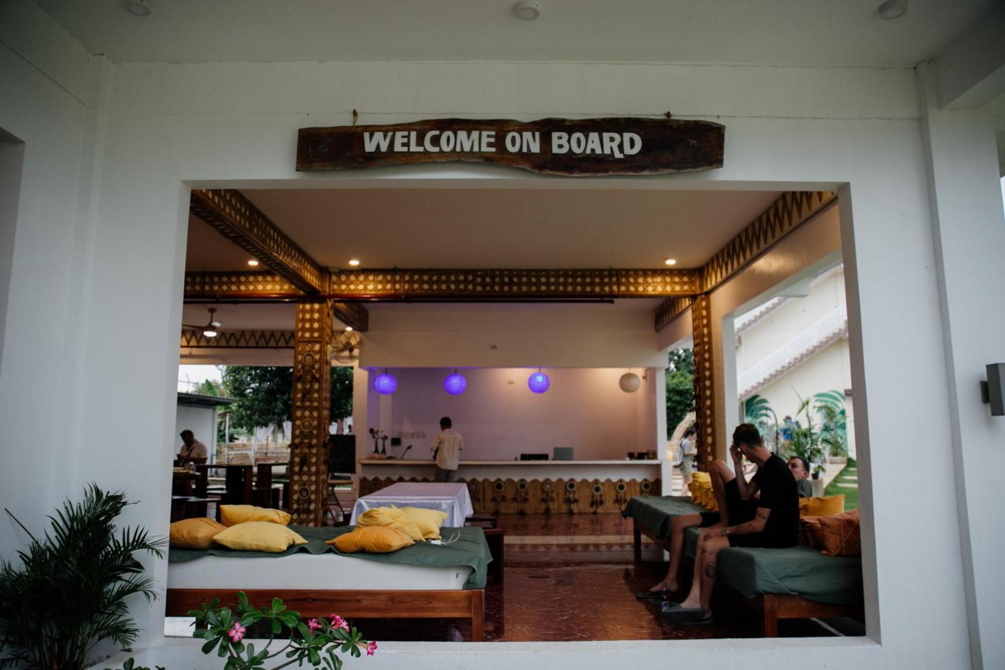 On Board Lifestyle Panglao Resort Екстериор снимка