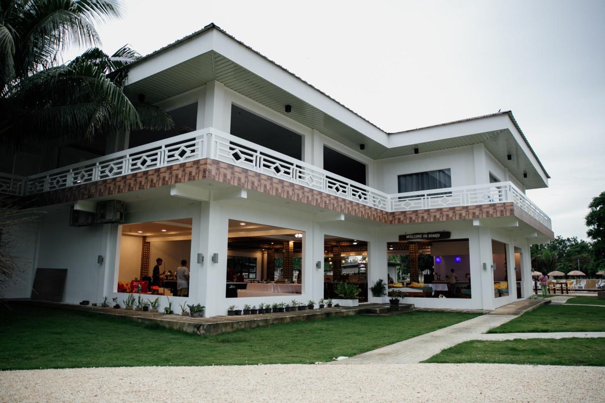 On Board Lifestyle Panglao Resort Екстериор снимка